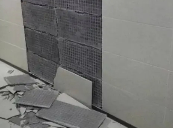 郑州经开区瓷砖空鼓维修公司分享下郑州经开区墙砖松动维修的知识